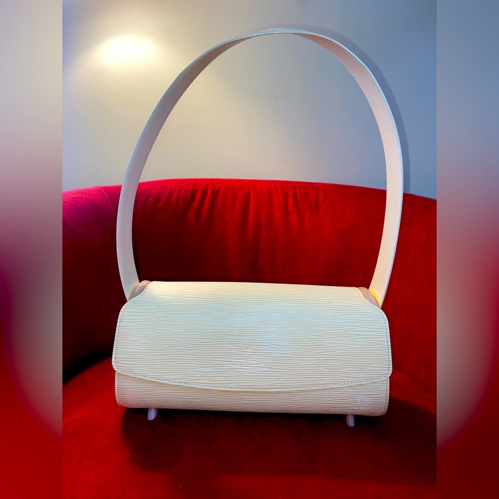VINTAGE Louis Vuitton Vanilla Epi Leather Nocturne PM Bag